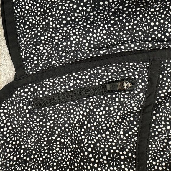 Lululemon Tracker Short IV Freckle Flower Black White / Black Size 4 - Picture 5 of 9